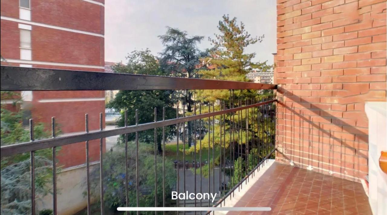 Metro Famagosta - Luminoso Appartamento Con Balcone Free Wifi & Parking 米兰 外观 照片